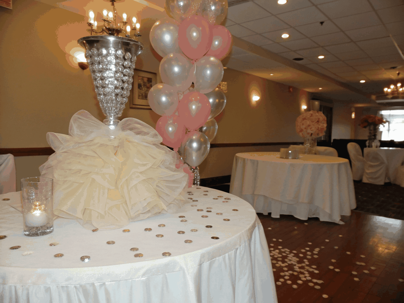 Fondo decorativo para primera comunión con globos en Madrid
